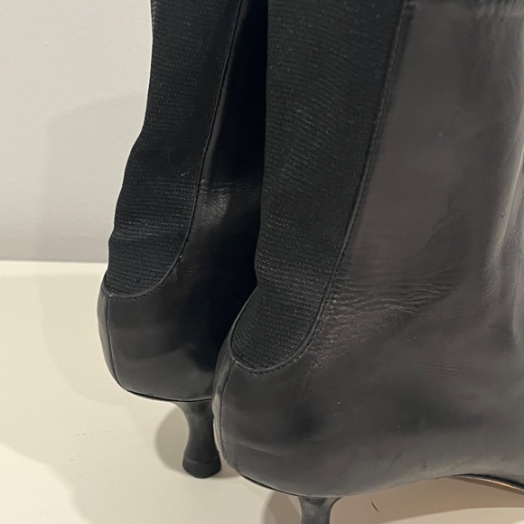 MANOLO BLAHNIK Black Leather Pointed Toe Kitten Heel Ankle Bootie EU38.5 US 8.5 - Picture 8 of 10